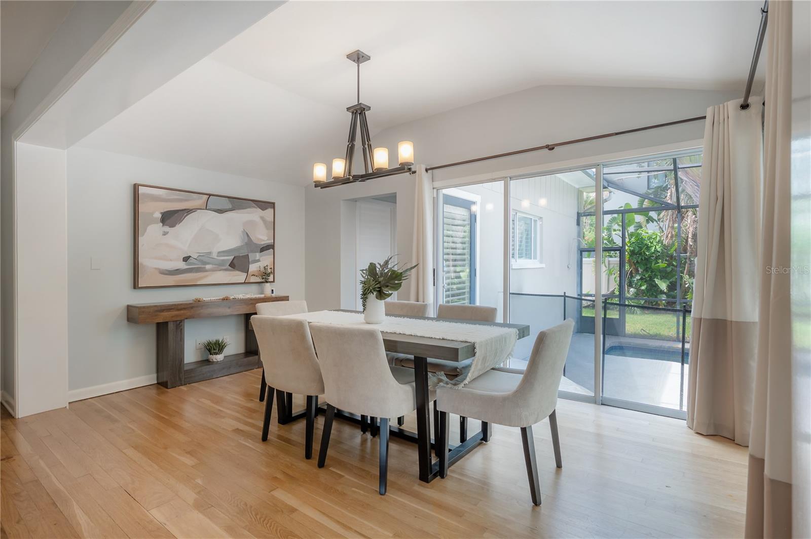 4620 W BEACH PARK DR