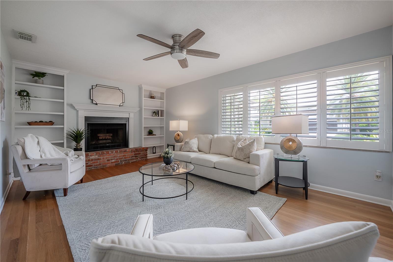 4620 W BEACH PARK DR