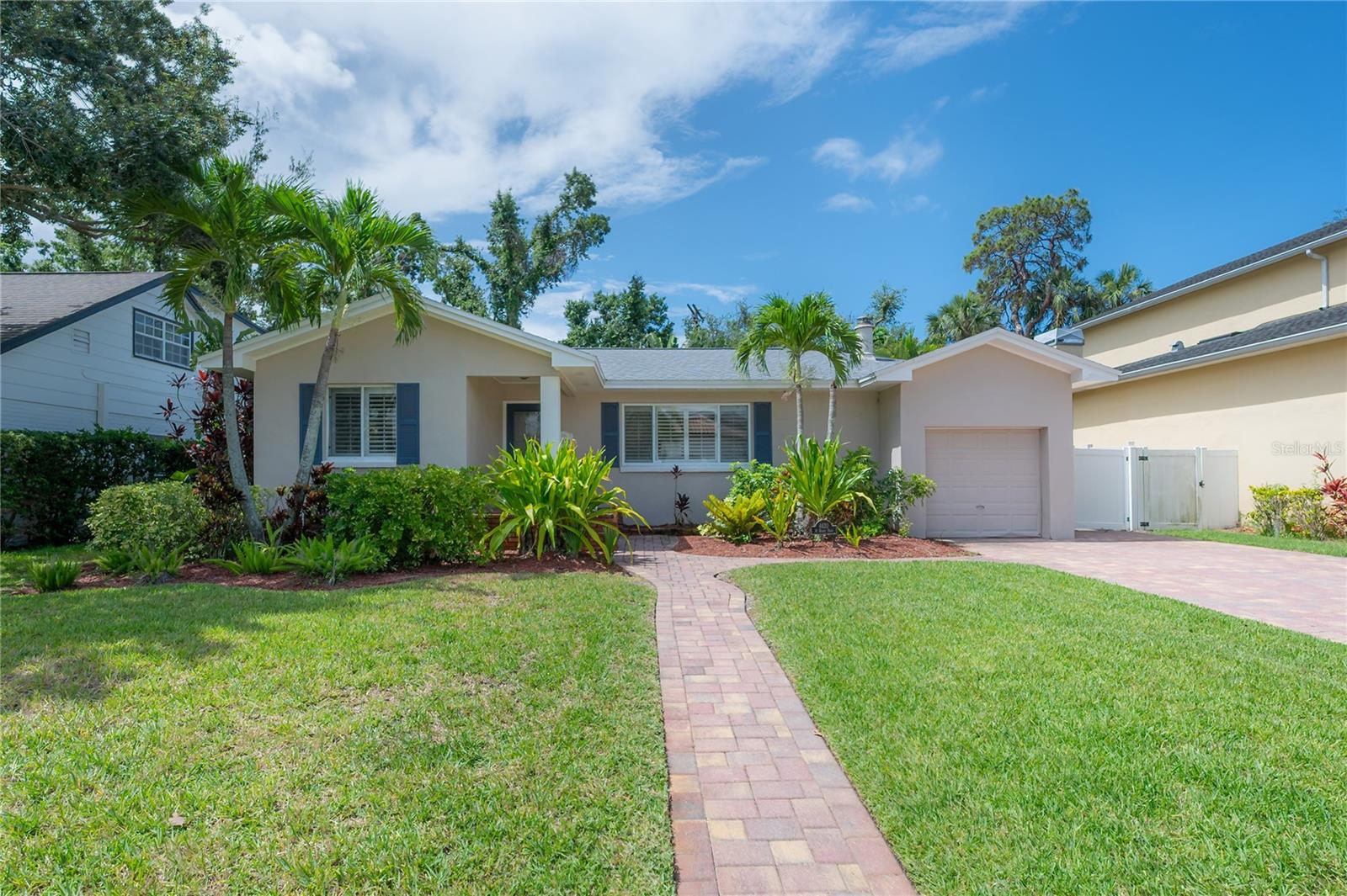 4620 W BEACH PARK DR