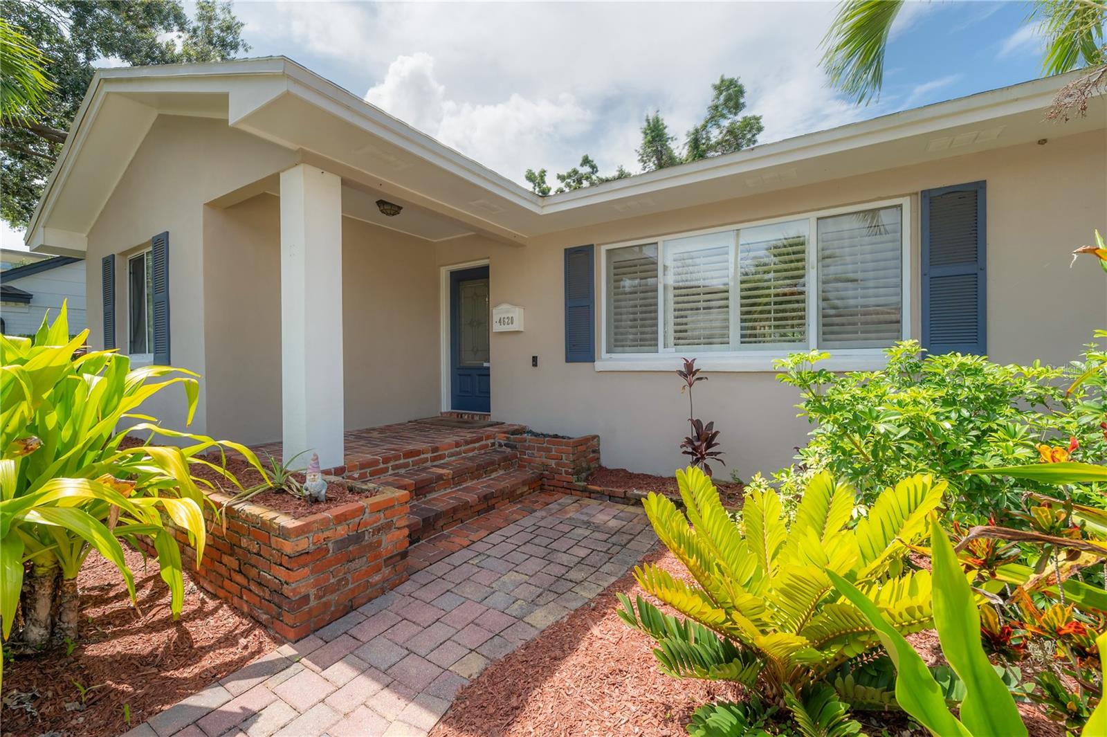 4620 W BEACH PARK DR