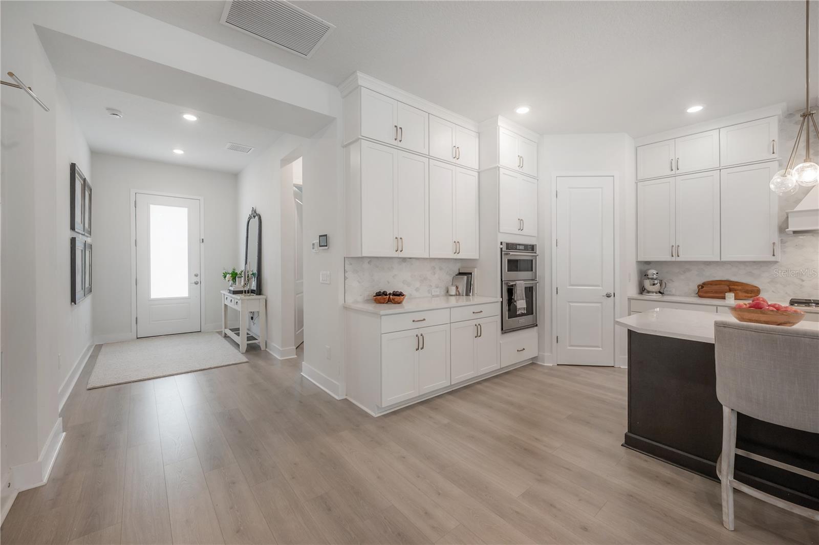 3819 W KENSINGTON AVE