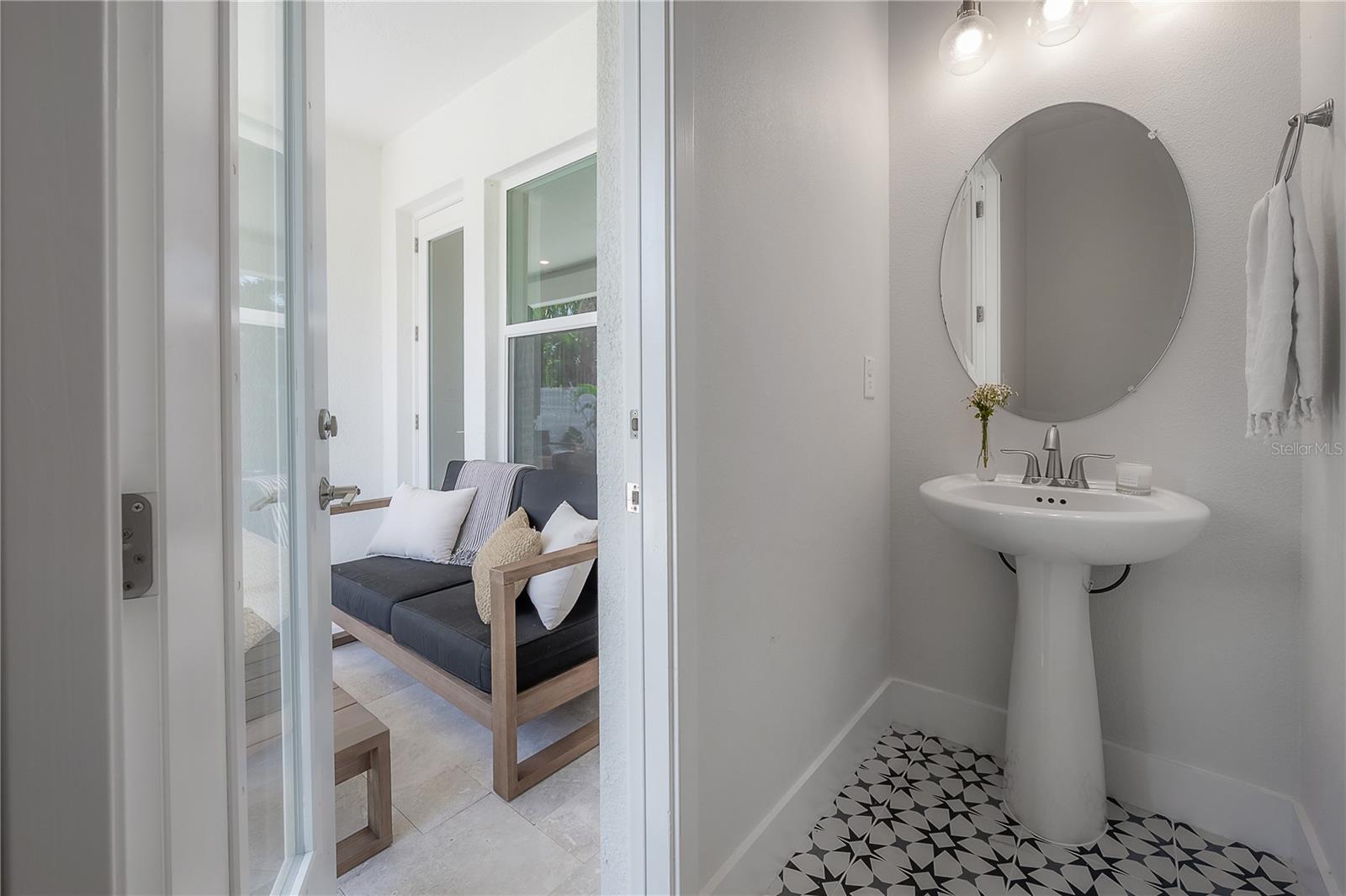 3819 W KENSINGTON AVE