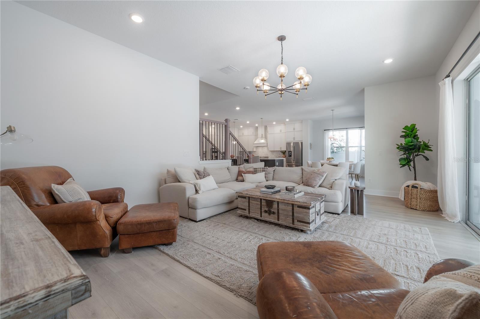 3819 W KENSINGTON AVE