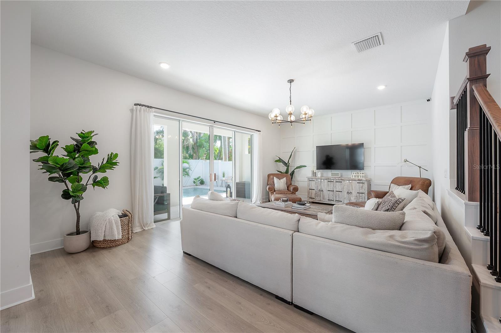 3819 W KENSINGTON AVE