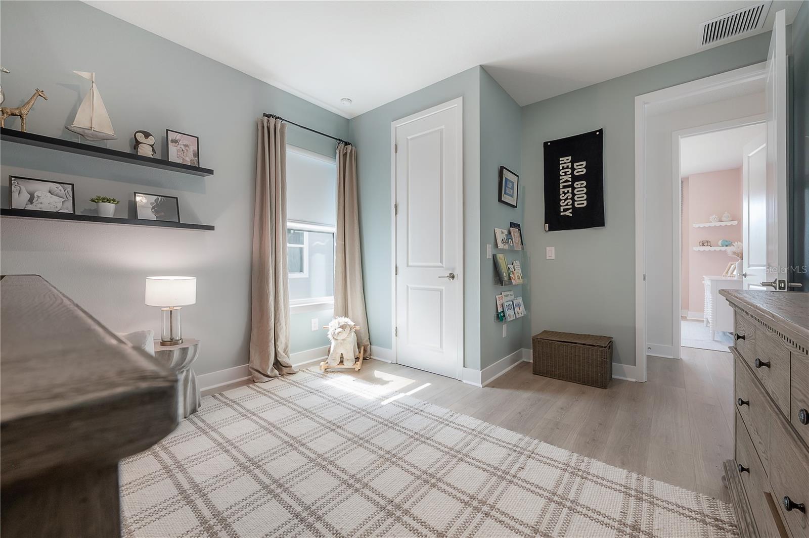 3819 W KENSINGTON AVE