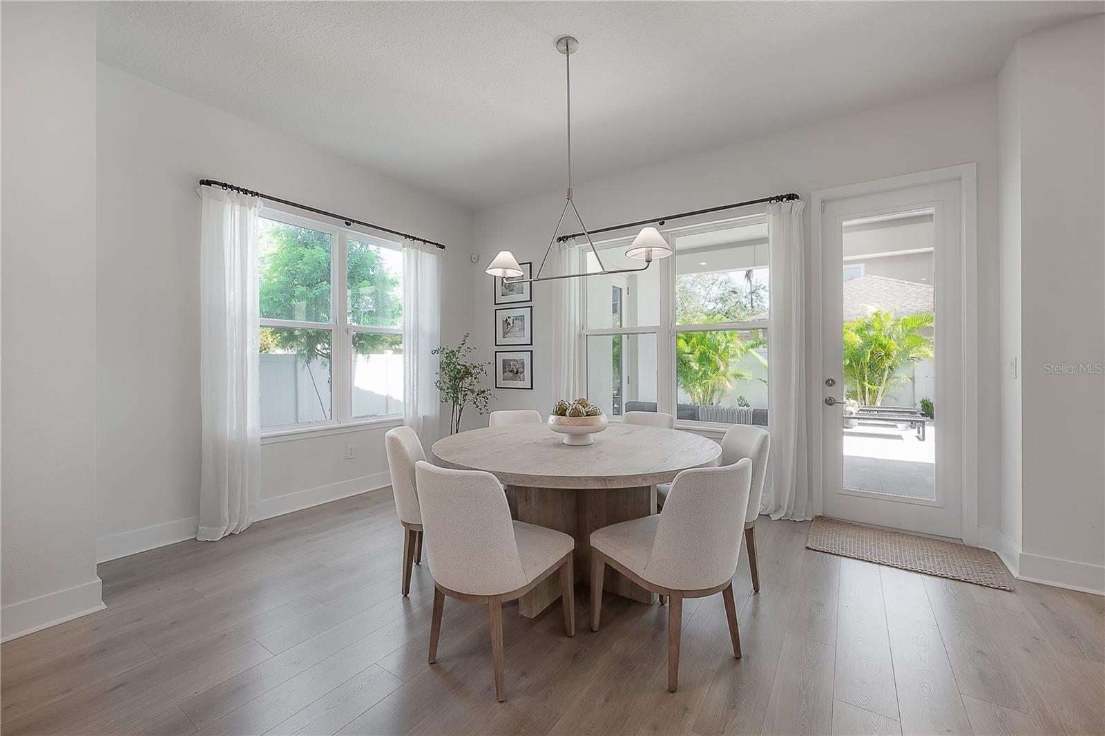 3819 W KENSINGTON AVE