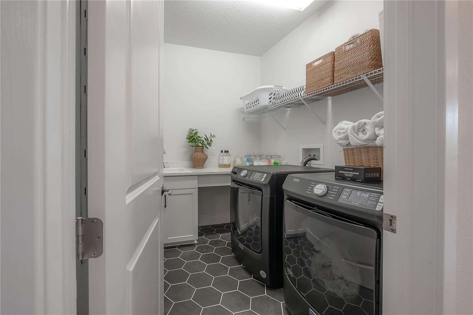 3819 W KENSINGTON AVE