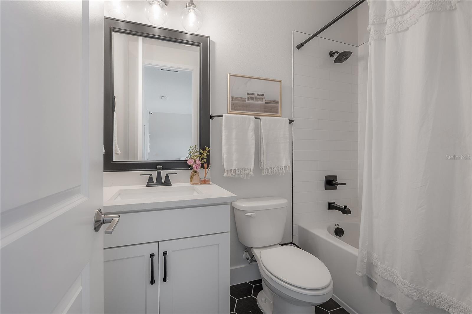 3819 W KENSINGTON AVE