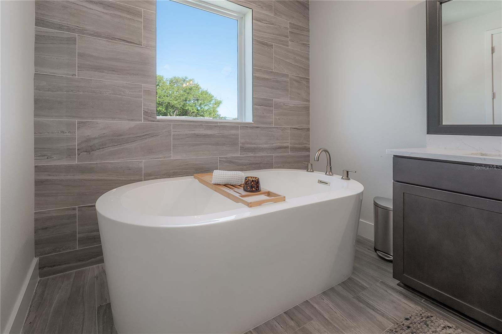 3819 W KENSINGTON AVE