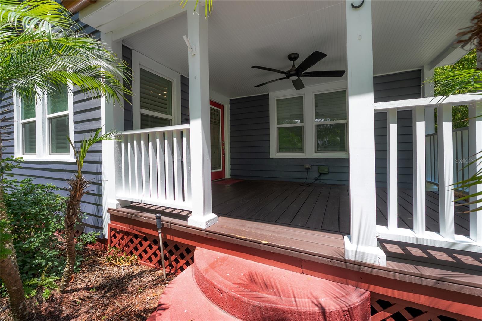 213 W COMANCHE AVE