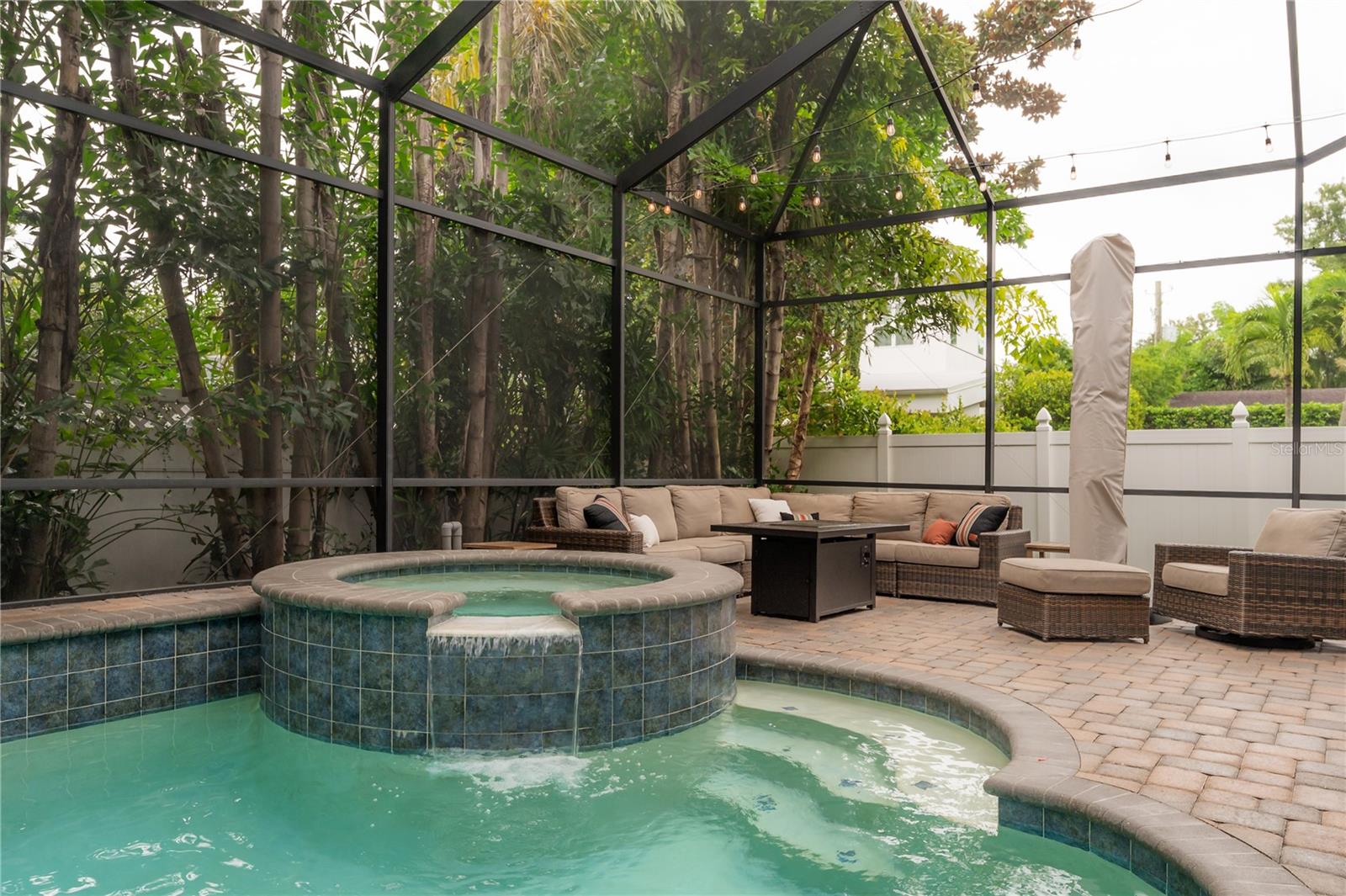 2937 W BAYSHORE CT