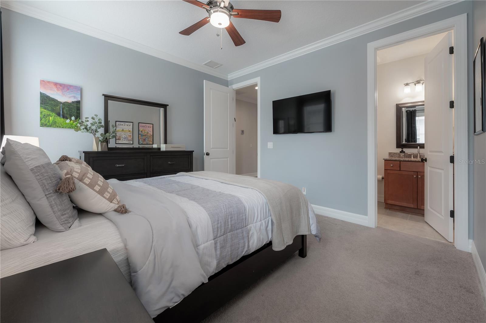 2937 W BAYSHORE CT