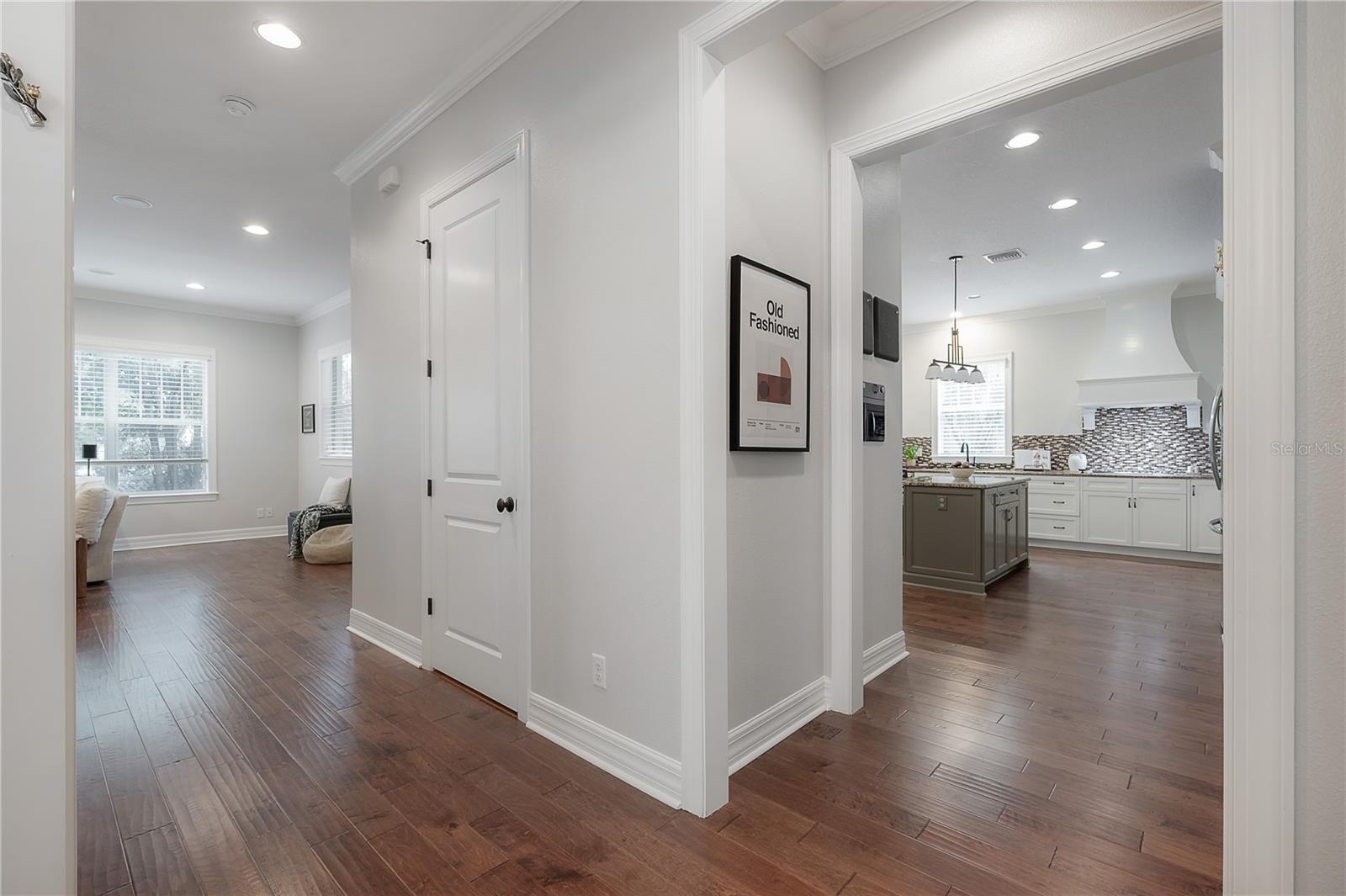 2937 W BAYSHORE CT