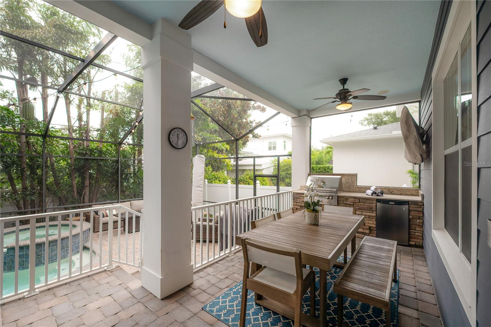 2937 W BAYSHORE CT