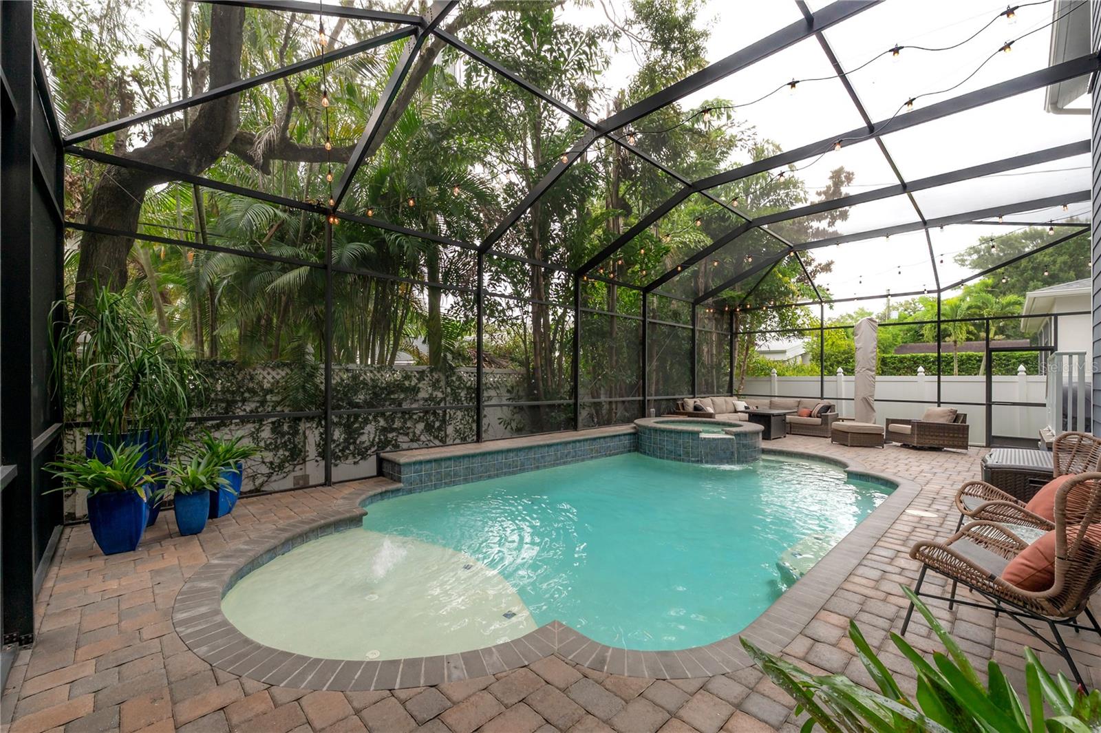 2937 W BAYSHORE CT