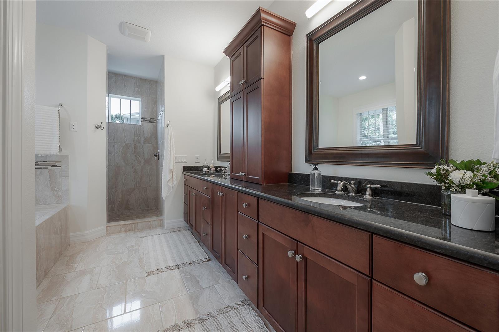 2937 W BAYSHORE CT