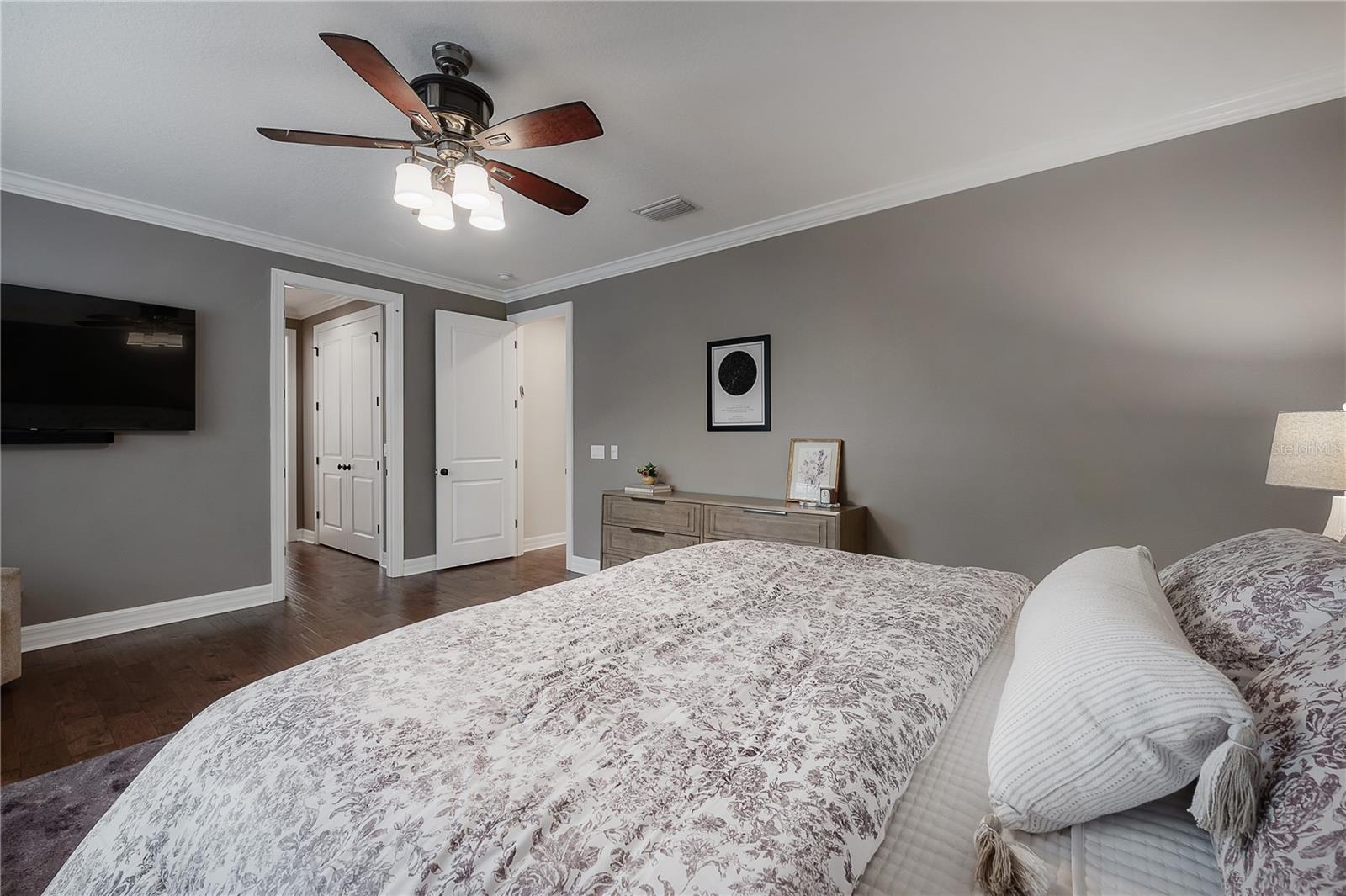 2937 W BAYSHORE CT