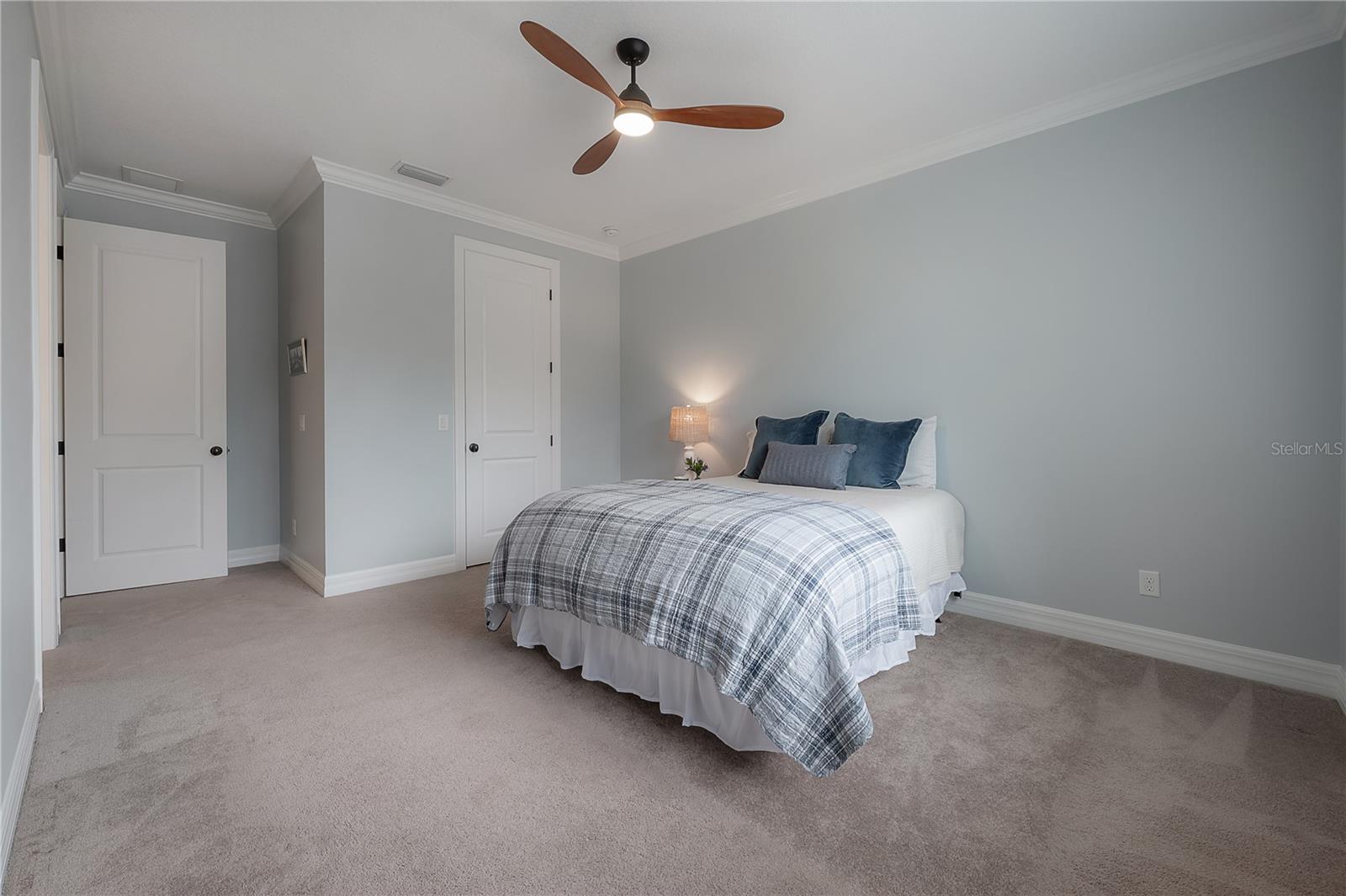 2937 W BAYSHORE CT