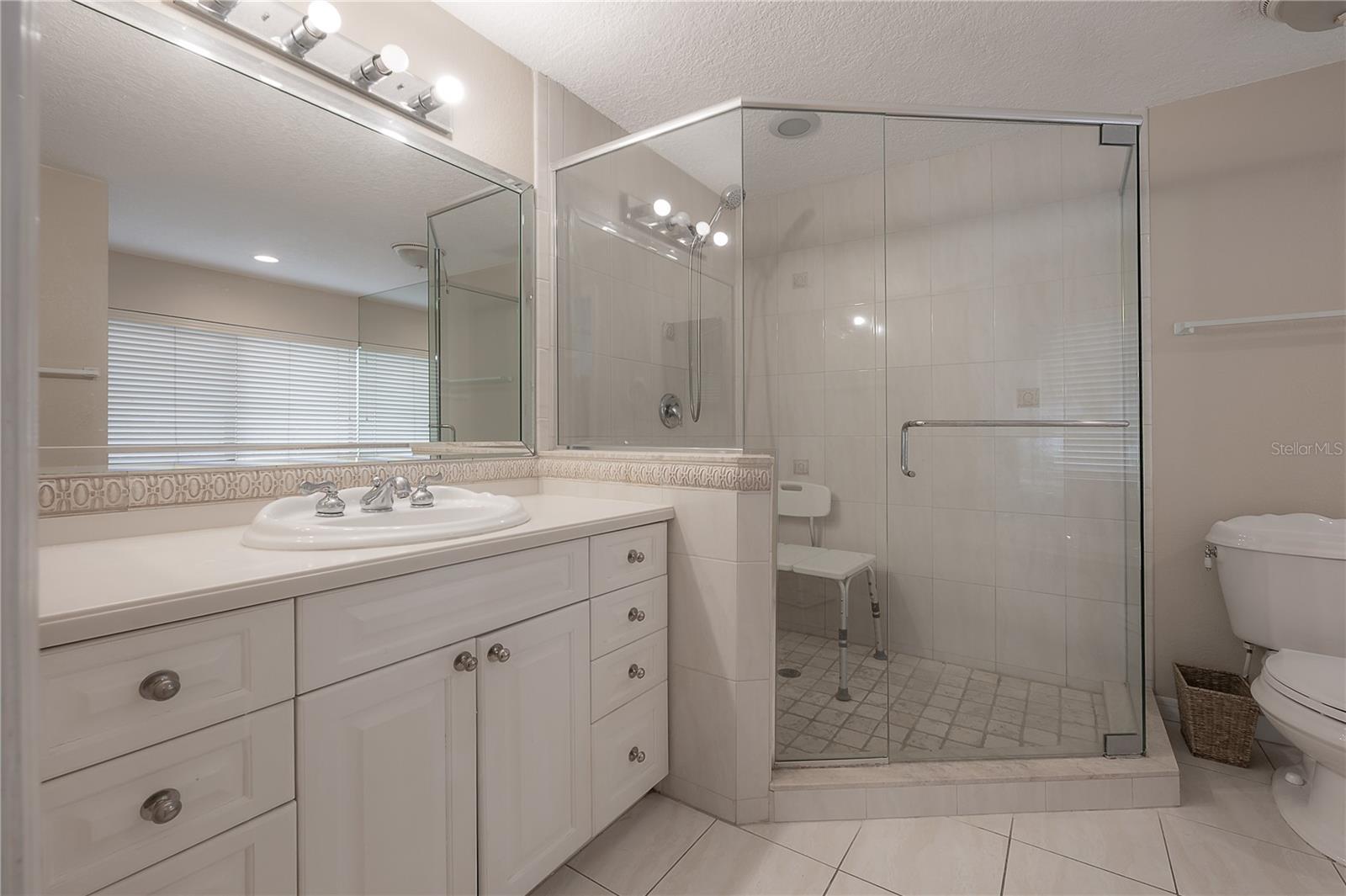 2637 WESTVIEW CT