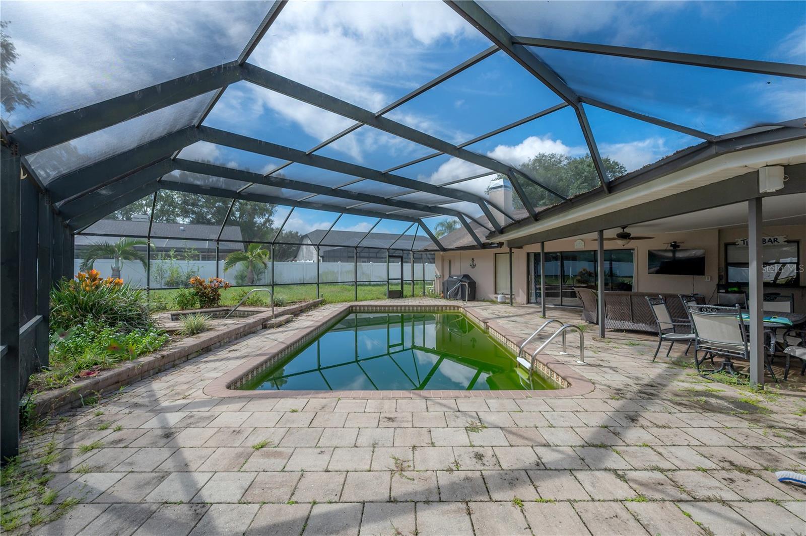 2637 WESTVIEW CT