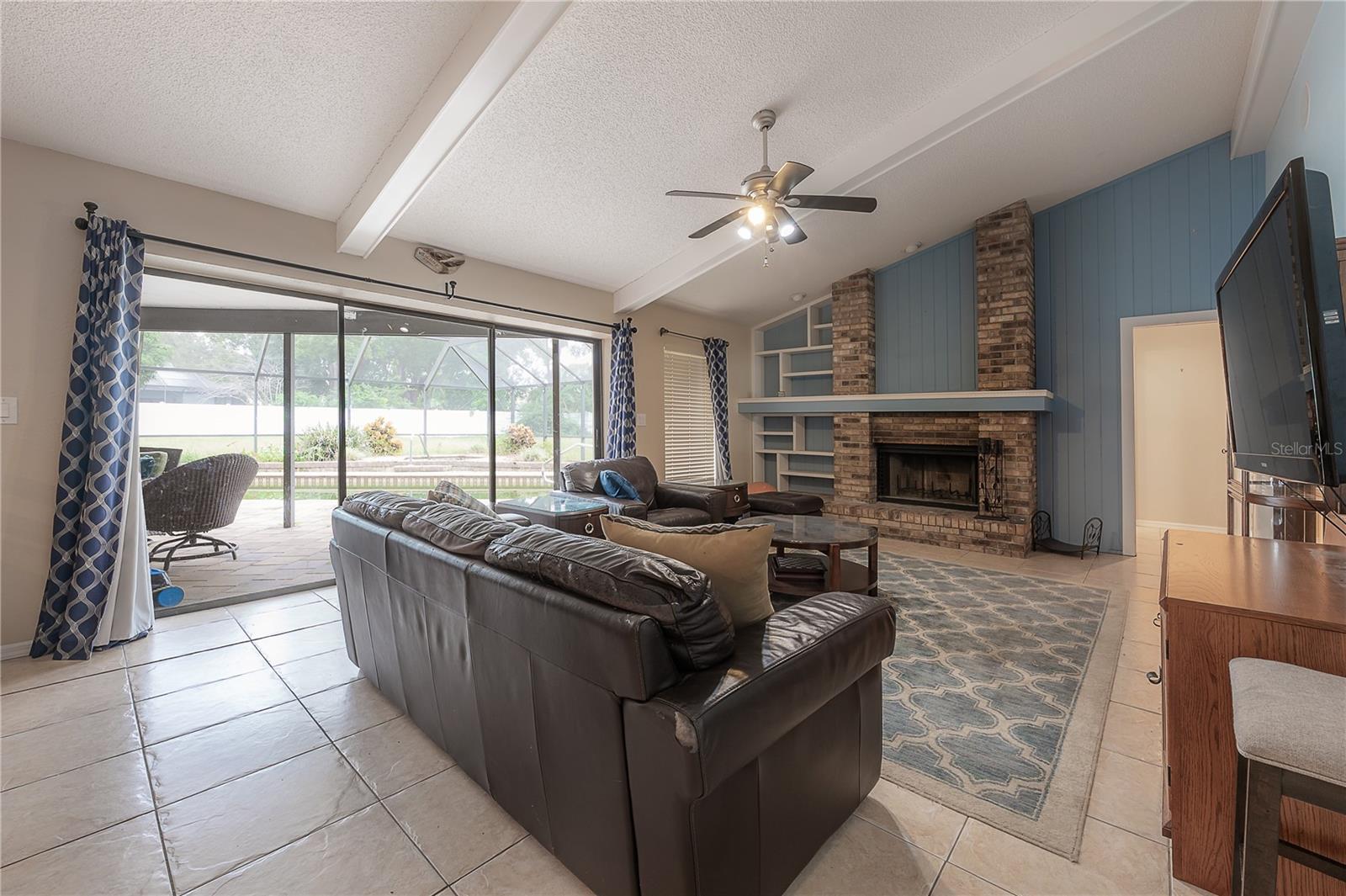 2637 WESTVIEW CT