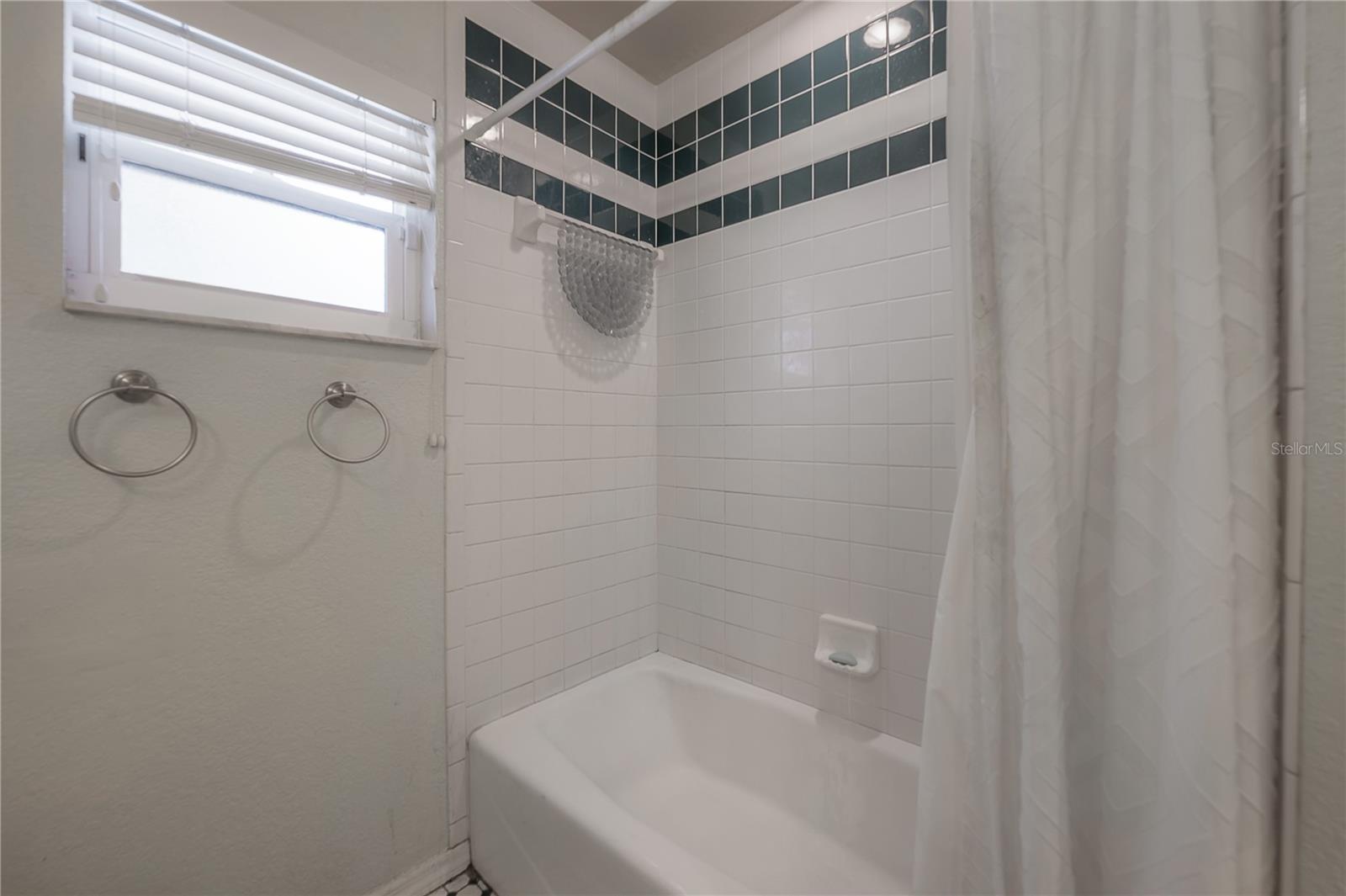 2637 WESTVIEW CT