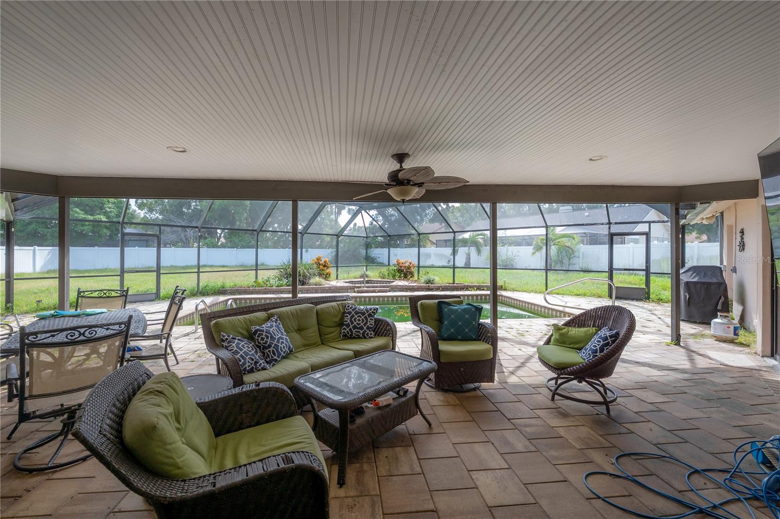 2637 WESTVIEW CT