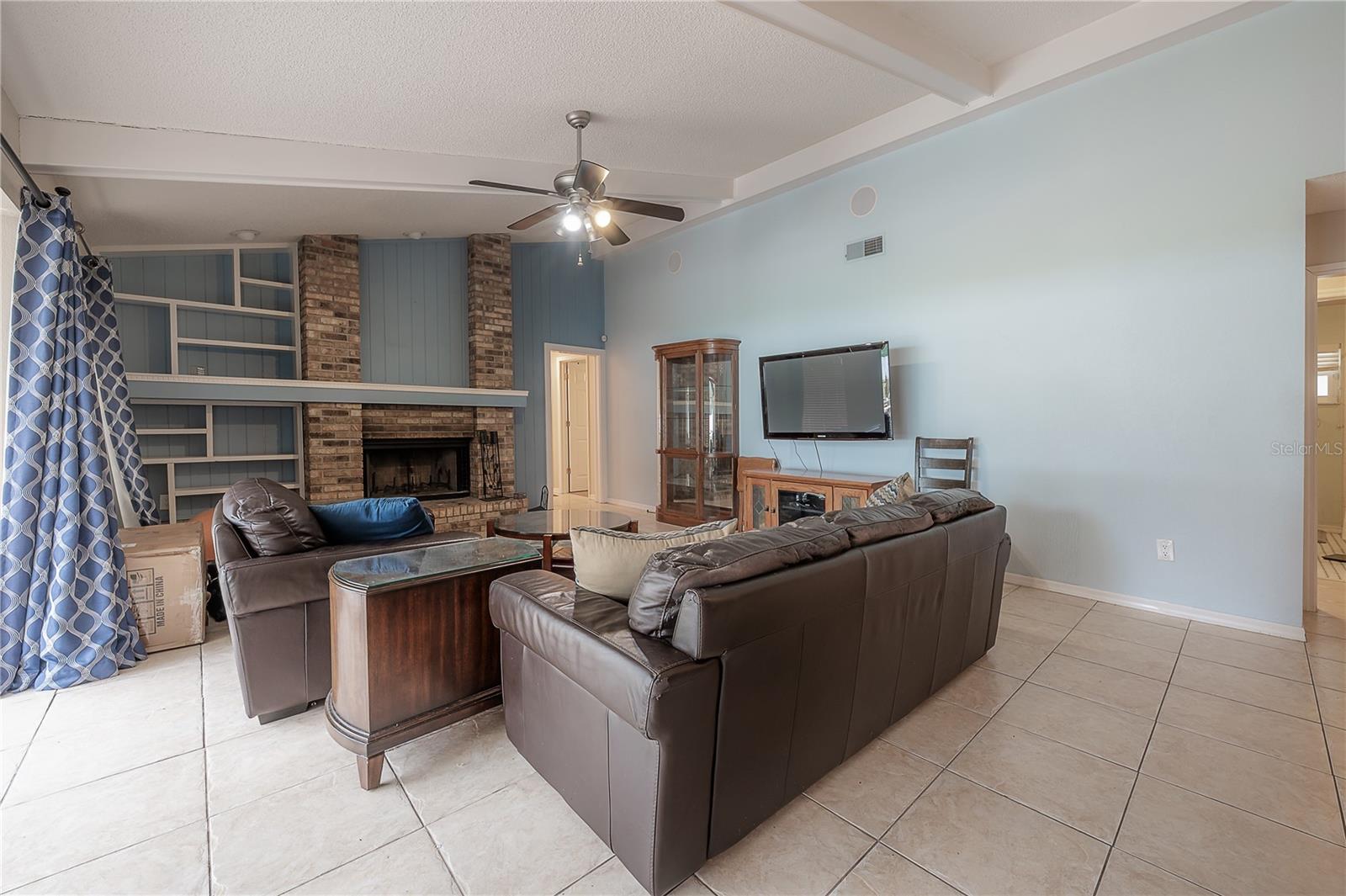 2637 WESTVIEW CT