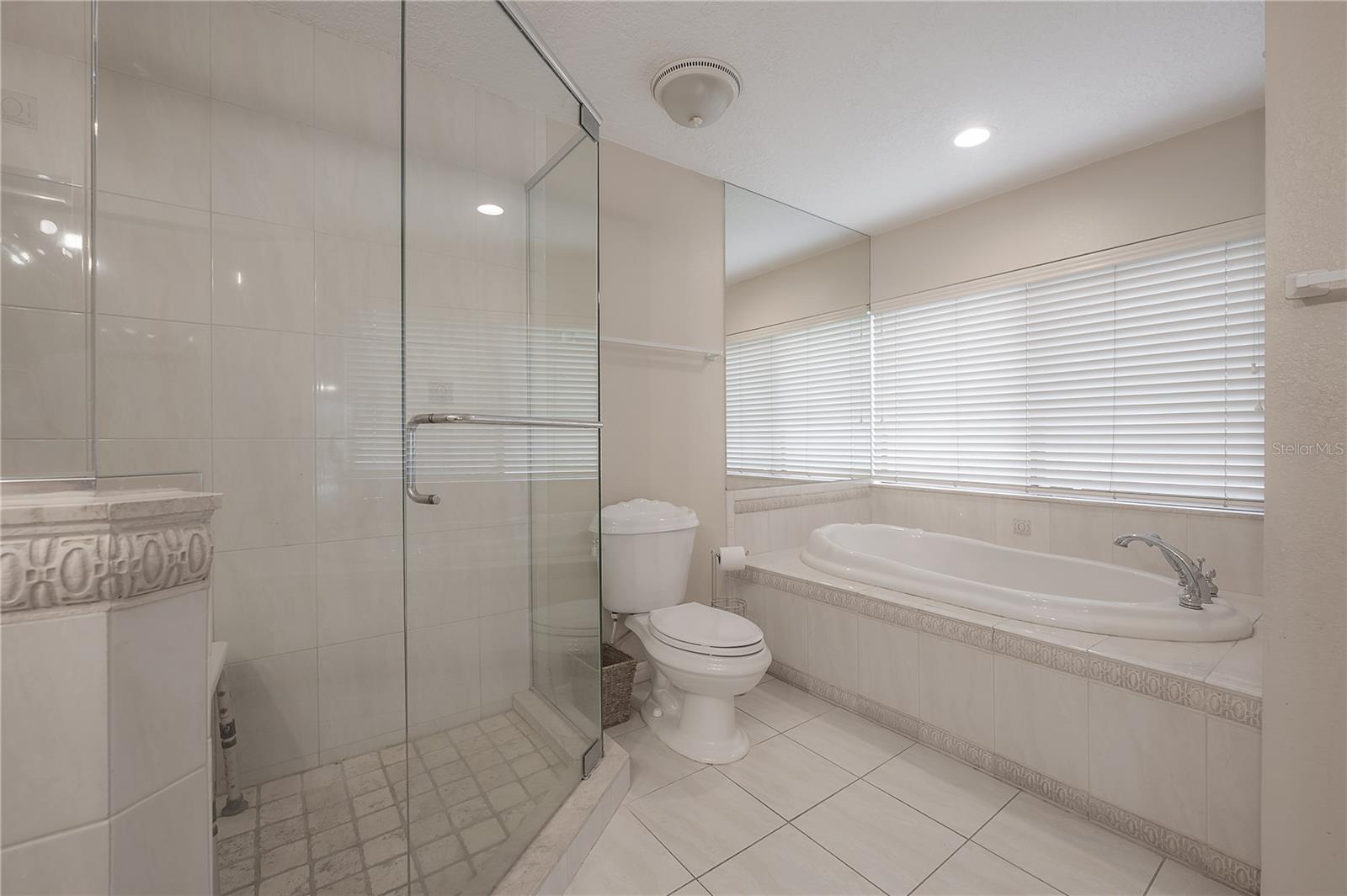 2637 WESTVIEW CT