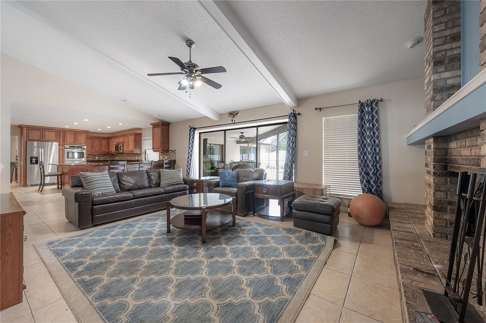 2637 WESTVIEW CT