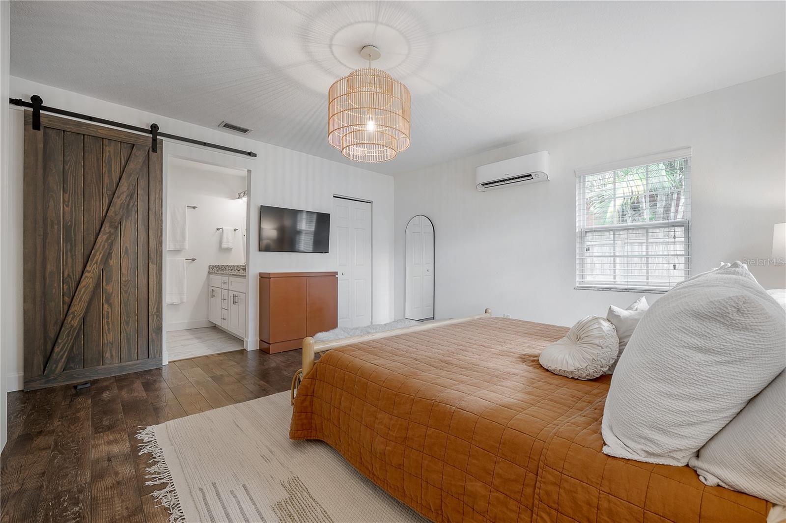 4008 W BAY VILLA AVE