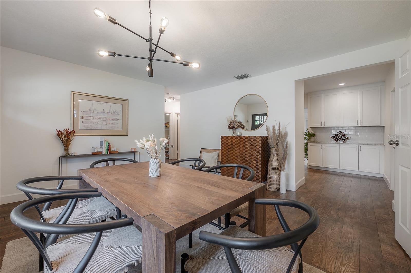 4008 W BAY VILLA AVE