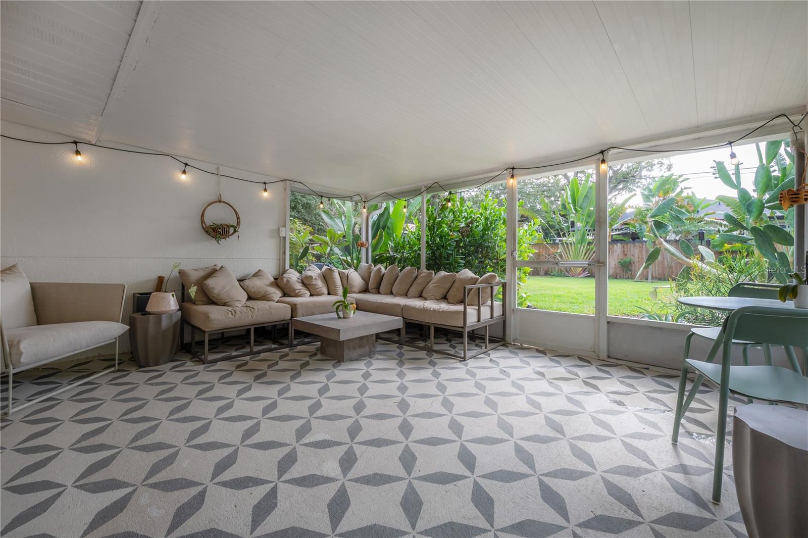 4008 W BAY VILLA AVE