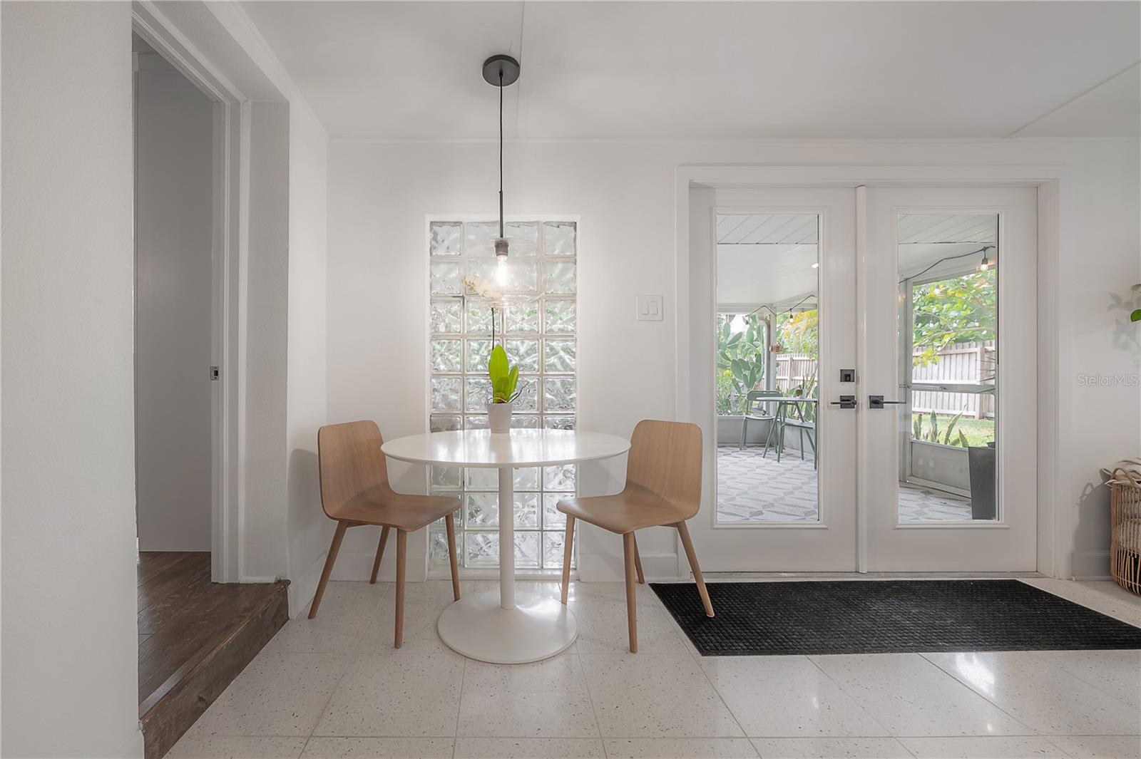 4008 W BAY VILLA AVE