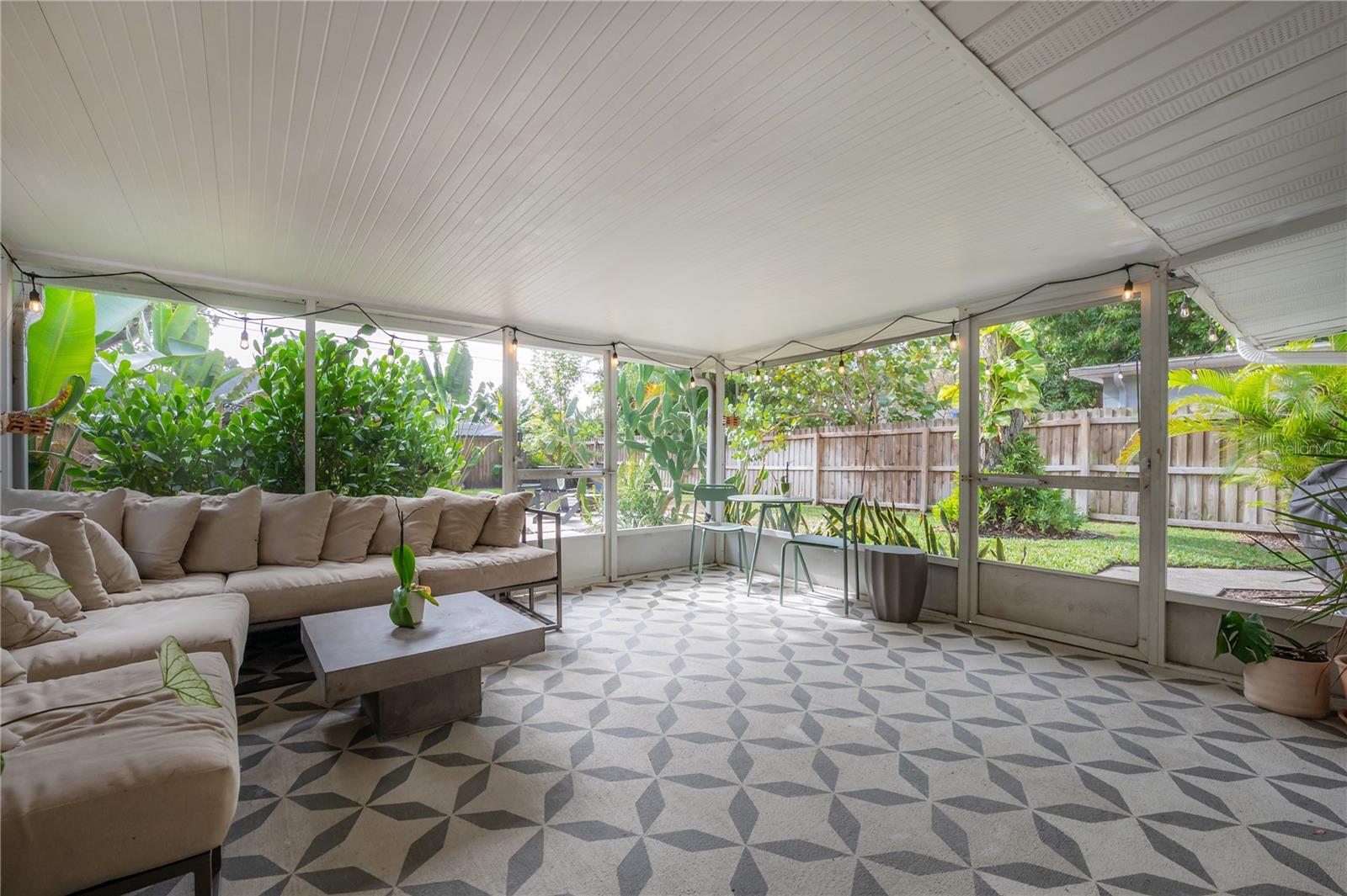 4008 W BAY VILLA AVE