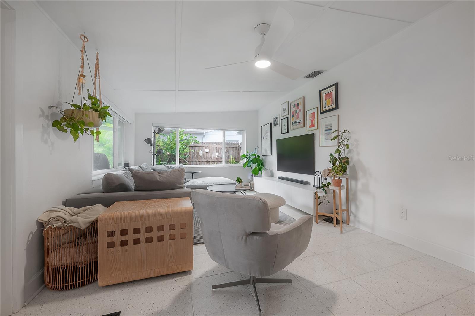 4008 W BAY VILLA AVE