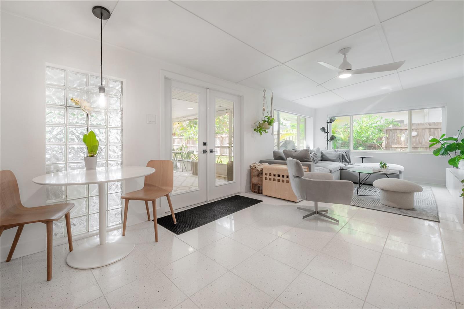 4008 W BAY VILLA AVE