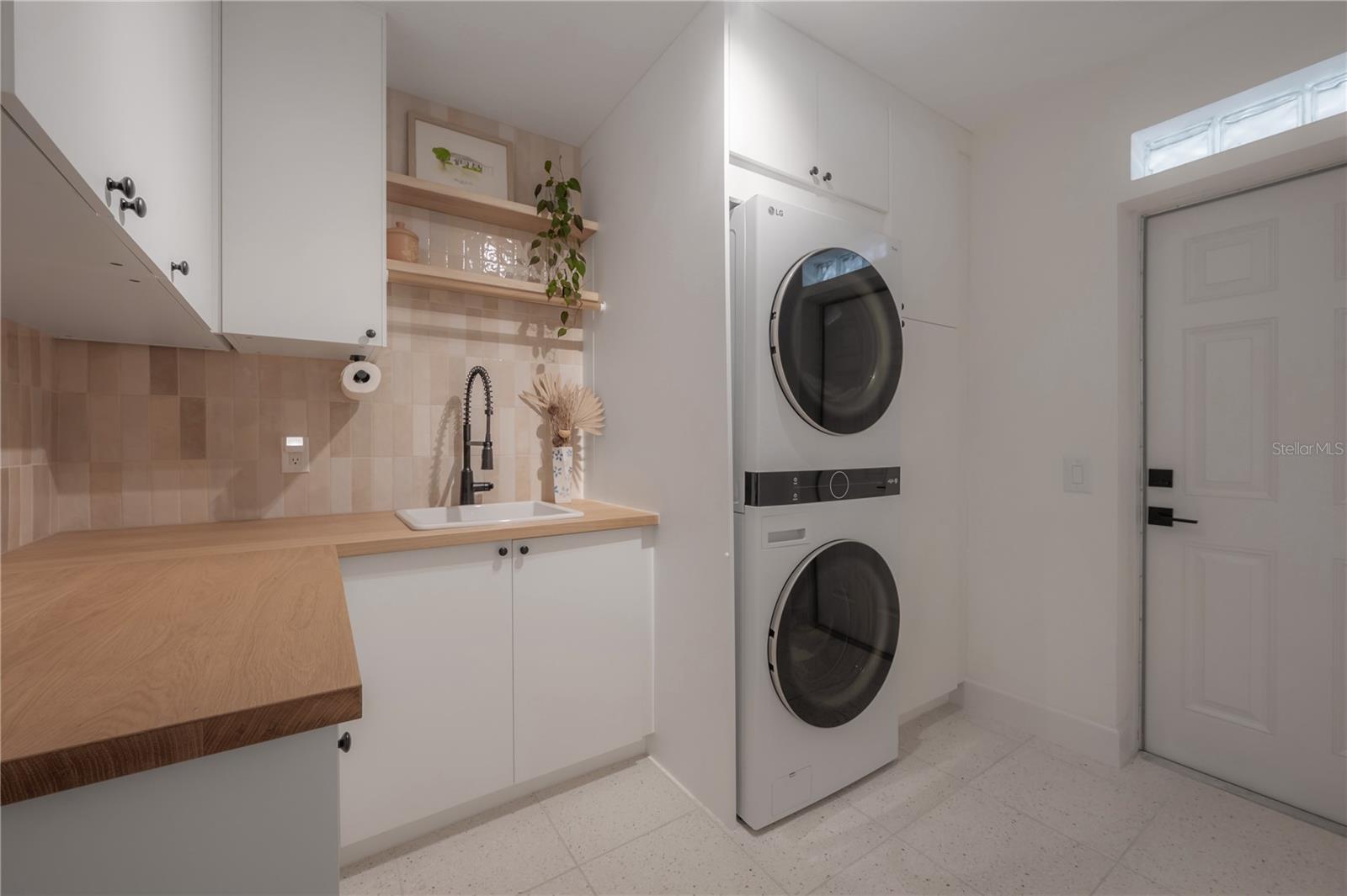 4008 W BAY VILLA AVE