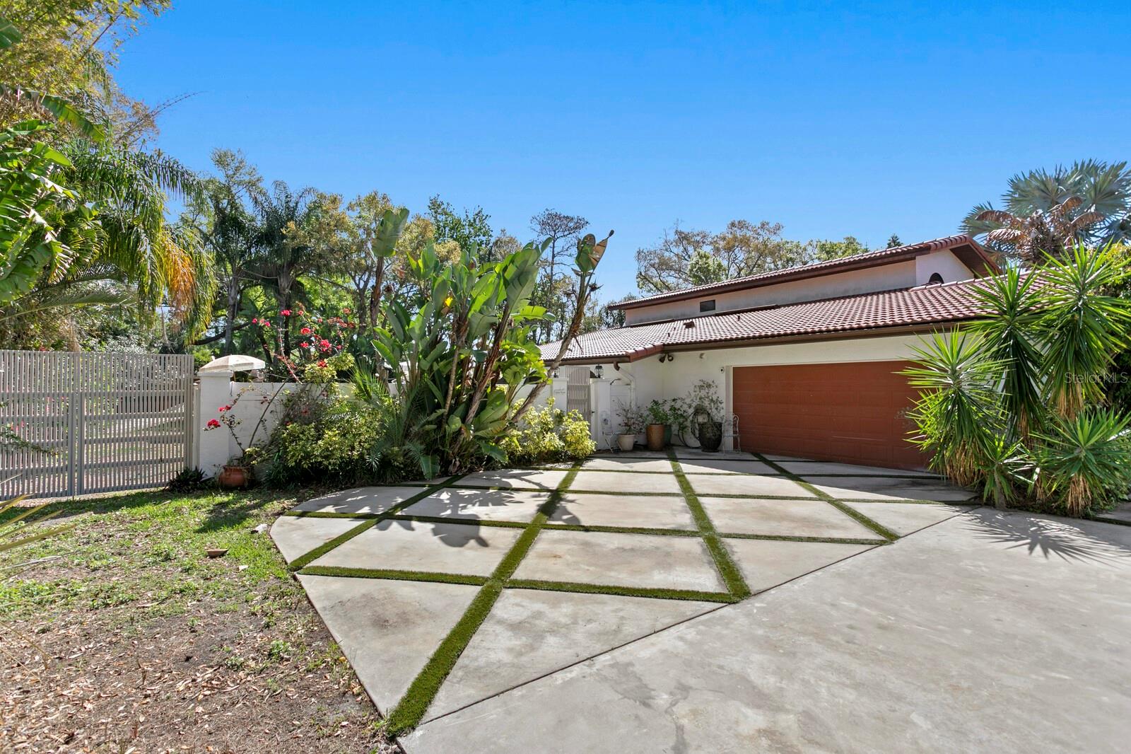 7915 FLOWERFIELD DR