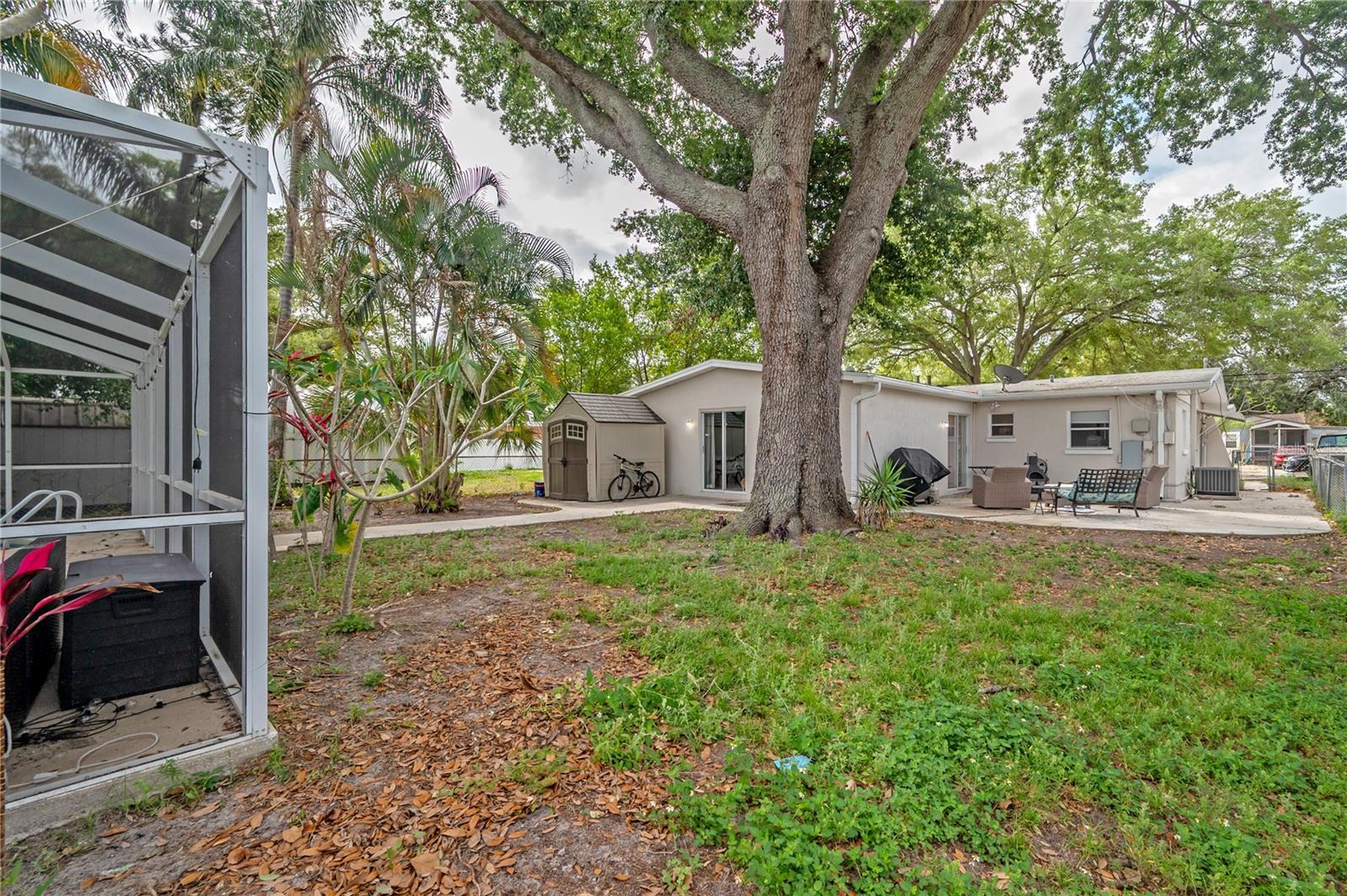 2119 W HENRY AVE