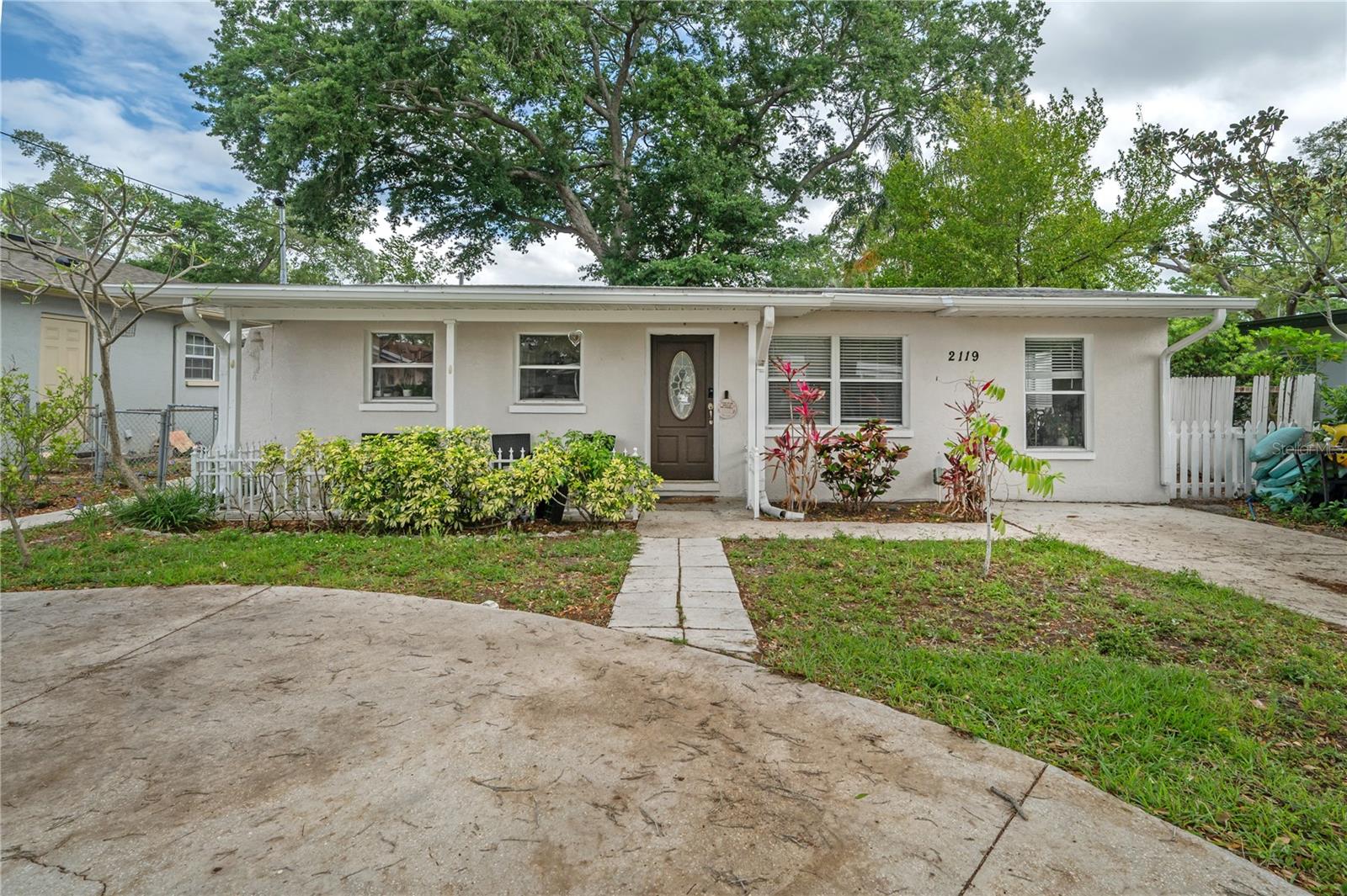 2119 W HENRY AVE