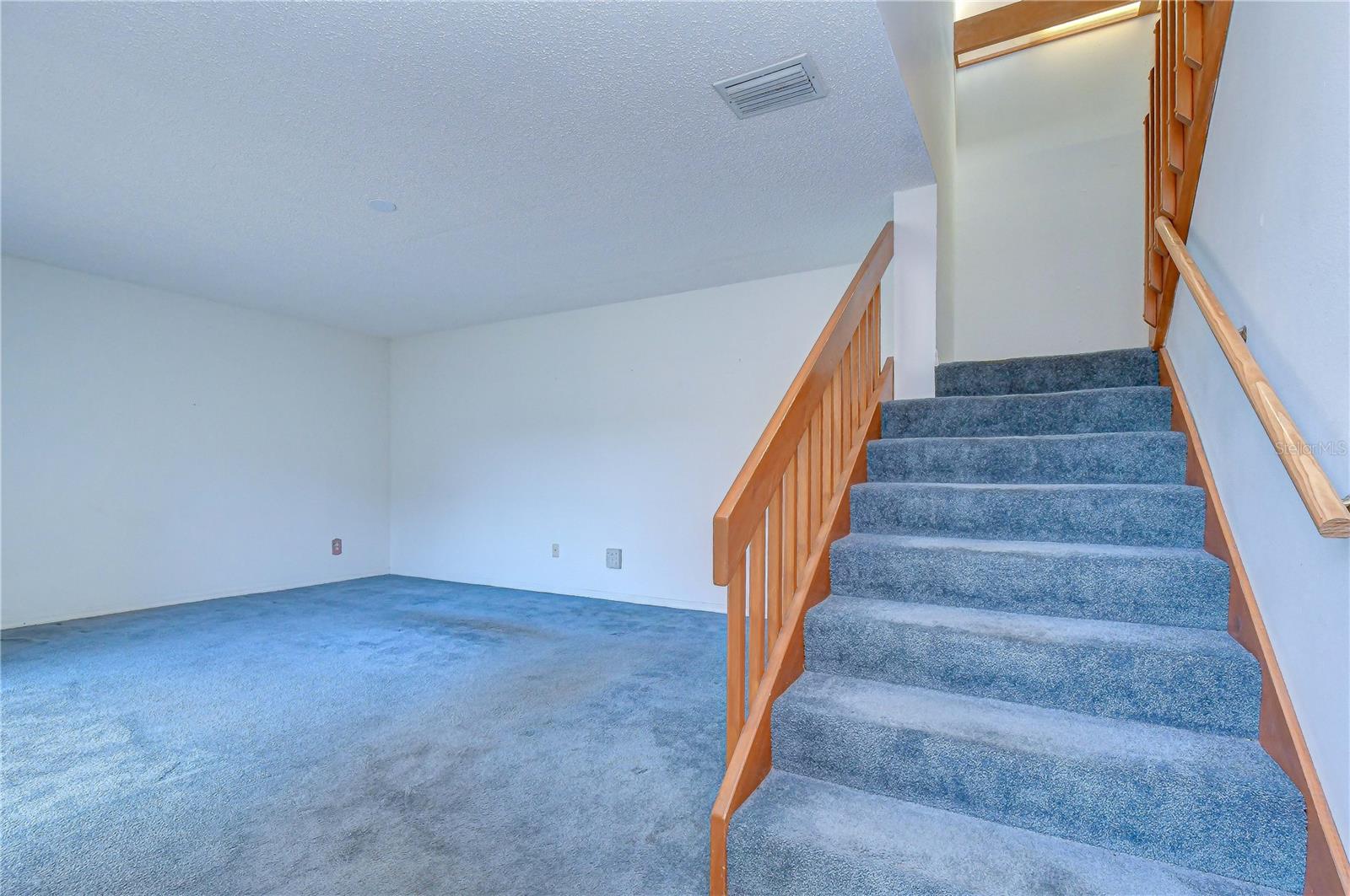 15406 E POND WOODS DR #15406