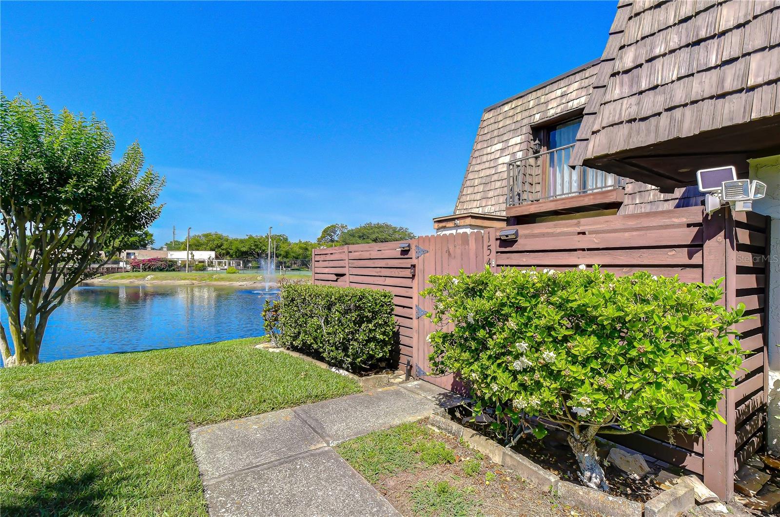 15406 E POND WOODS DR #15406
