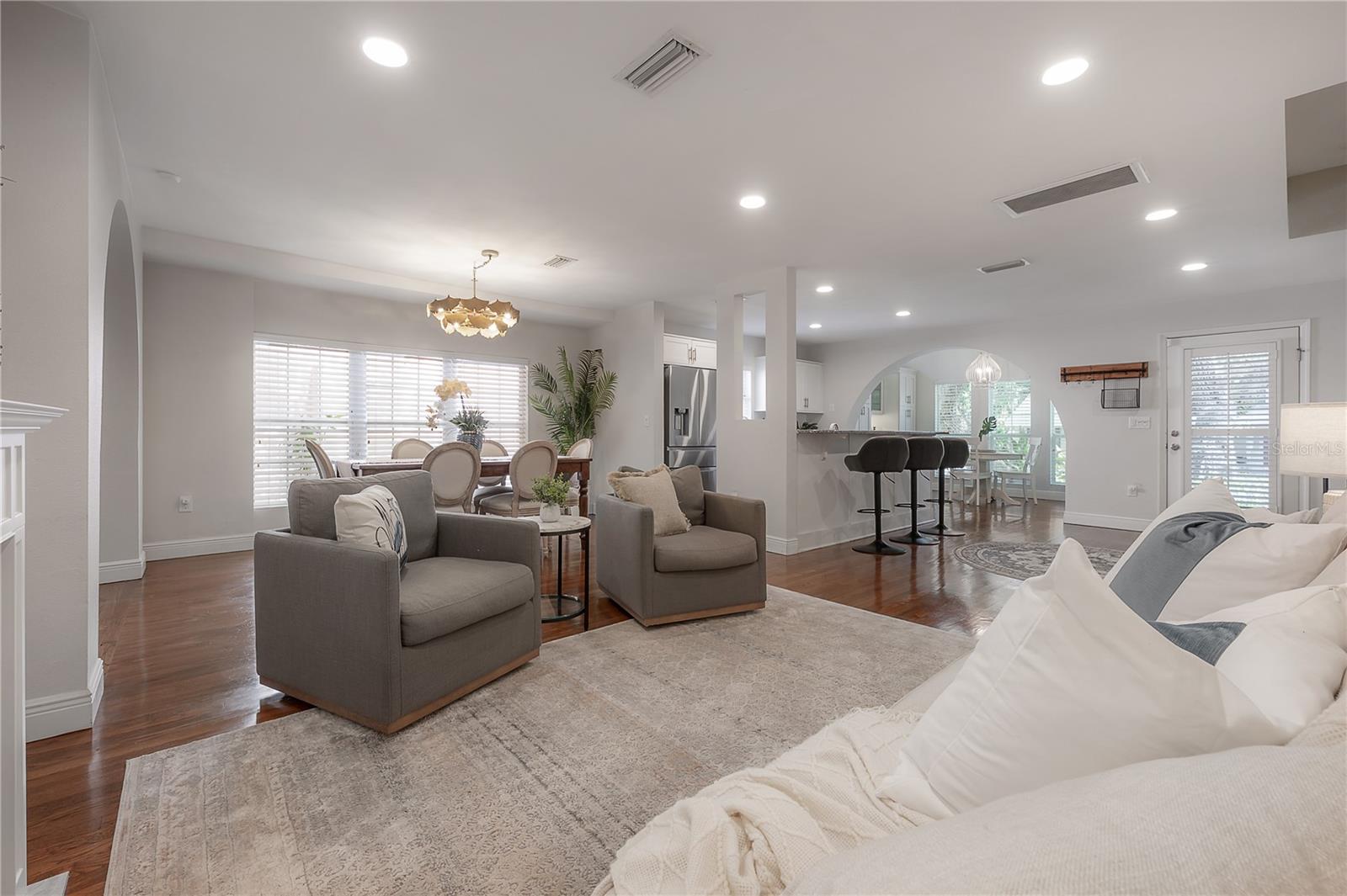 3108 W VILLA ROSA ST