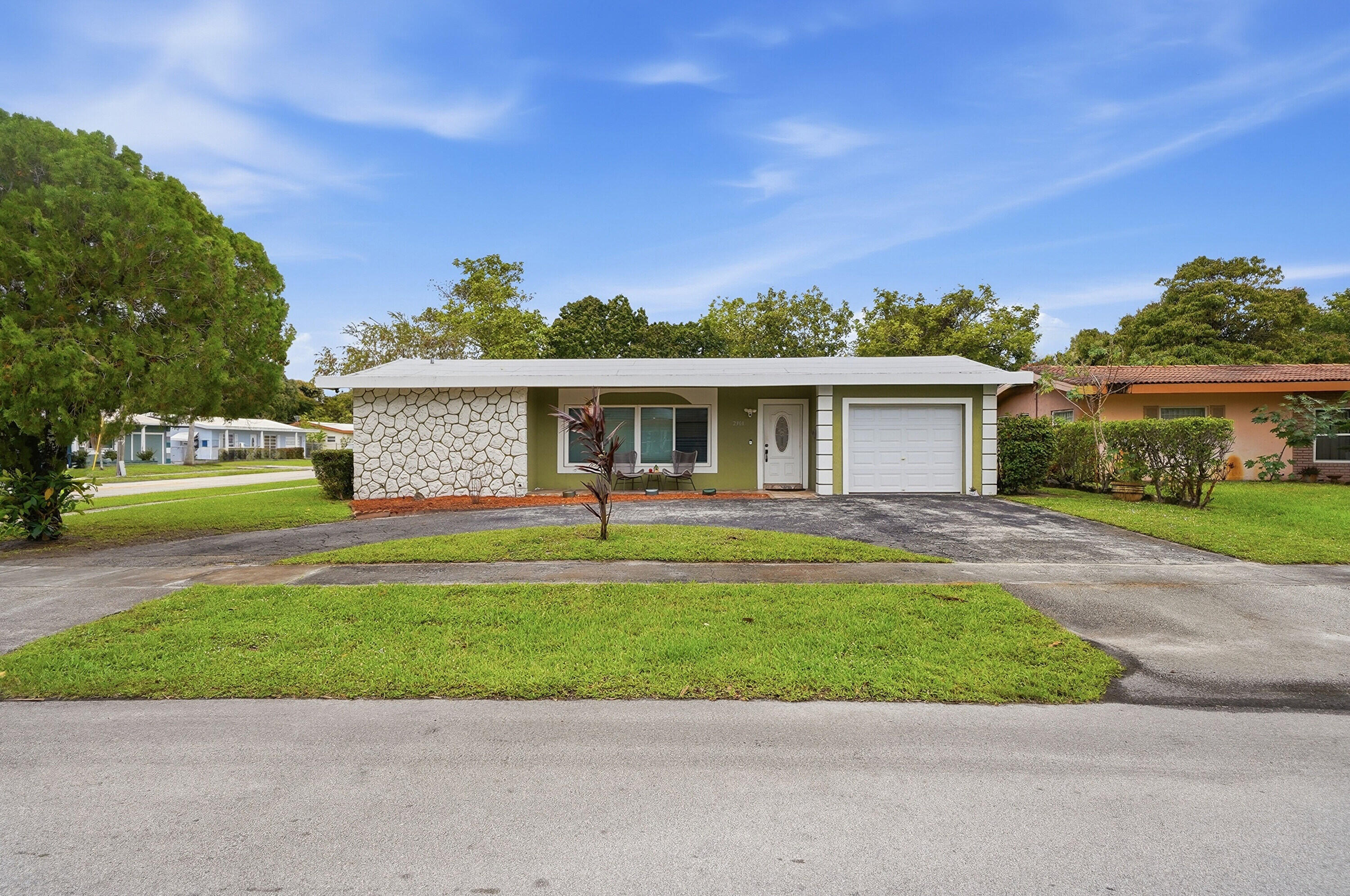 2301 NW 37th Avenue