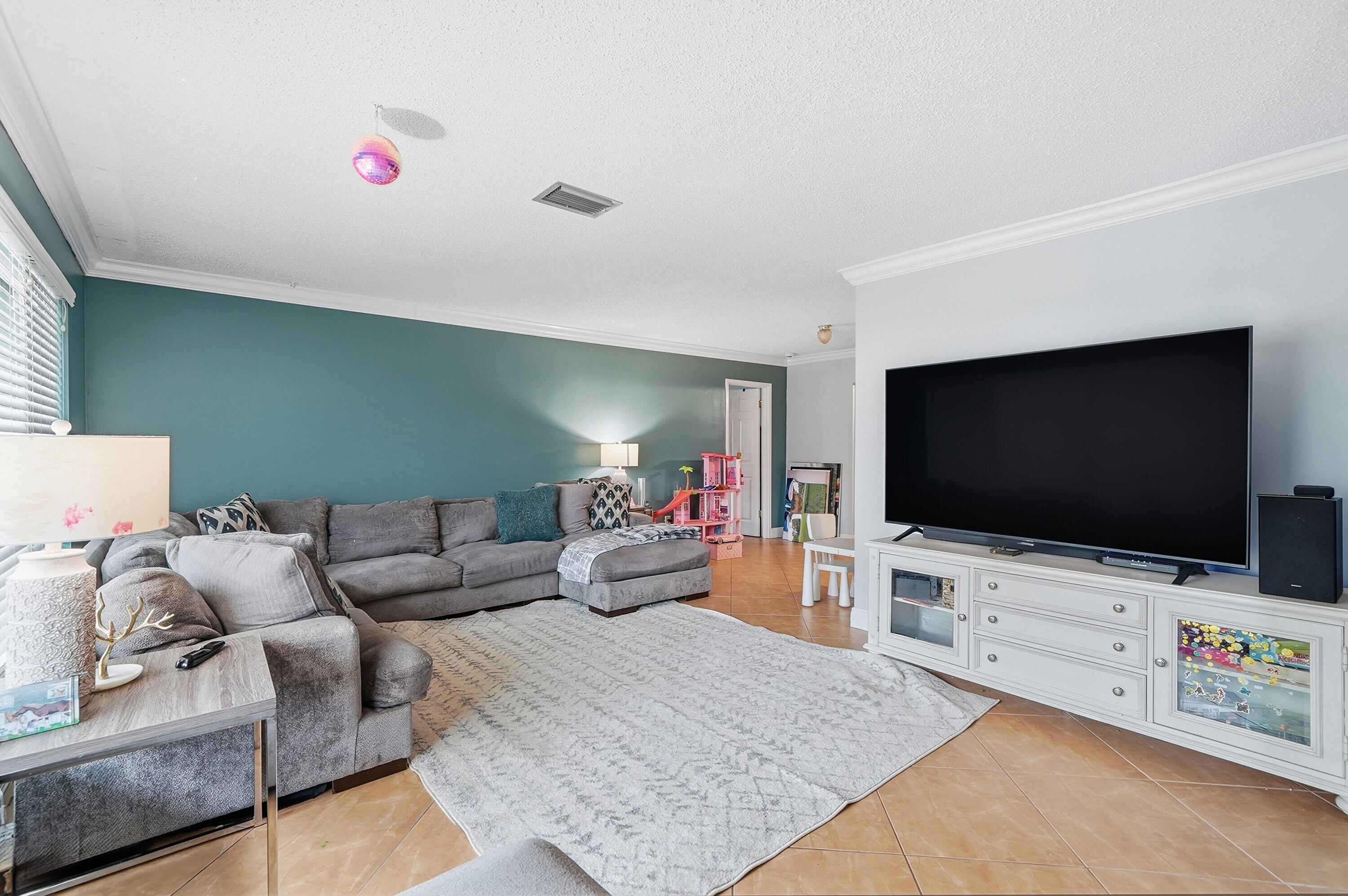 2301 NW 37th Avenue
