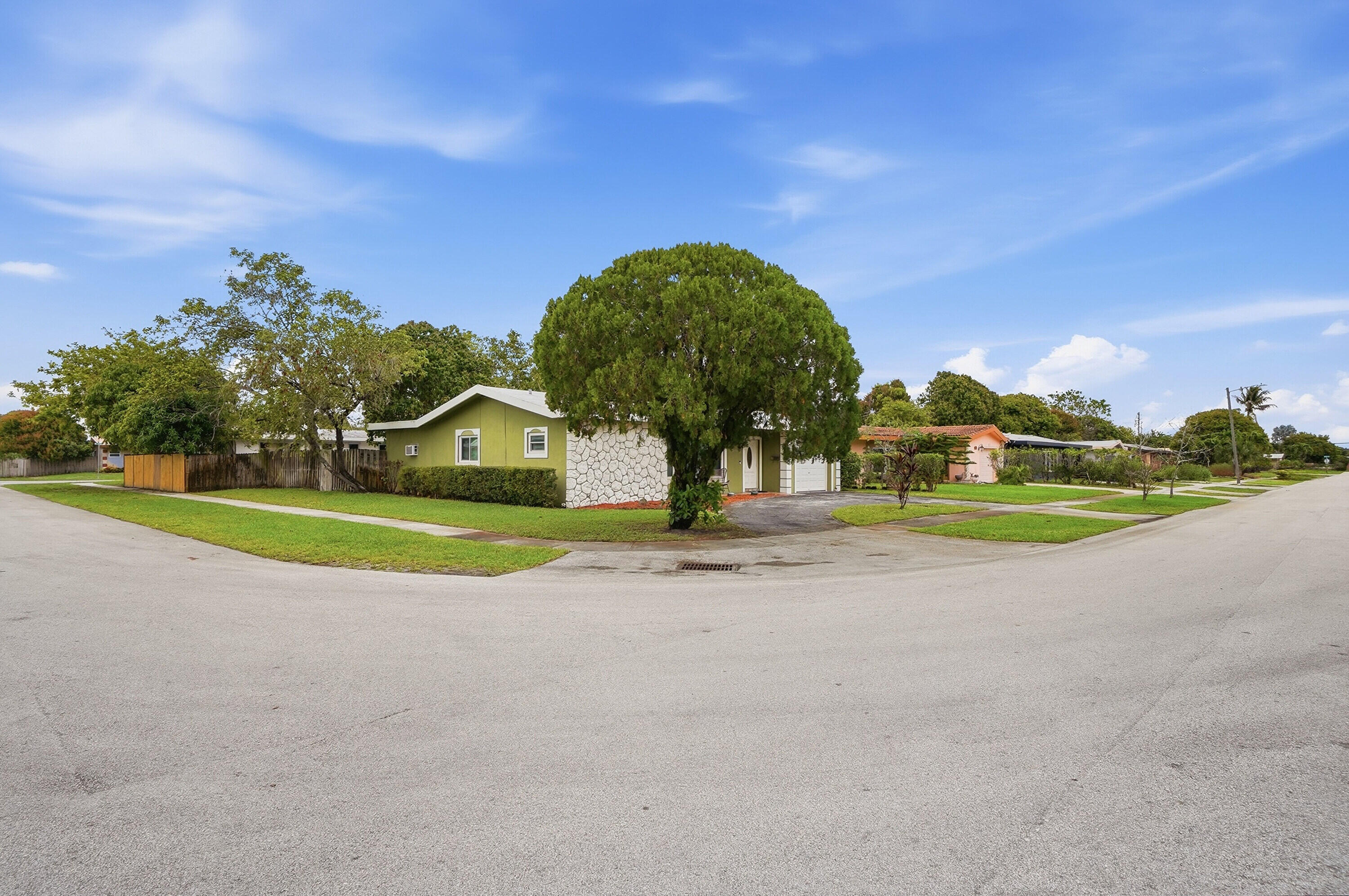 2301 NW 37th Avenue