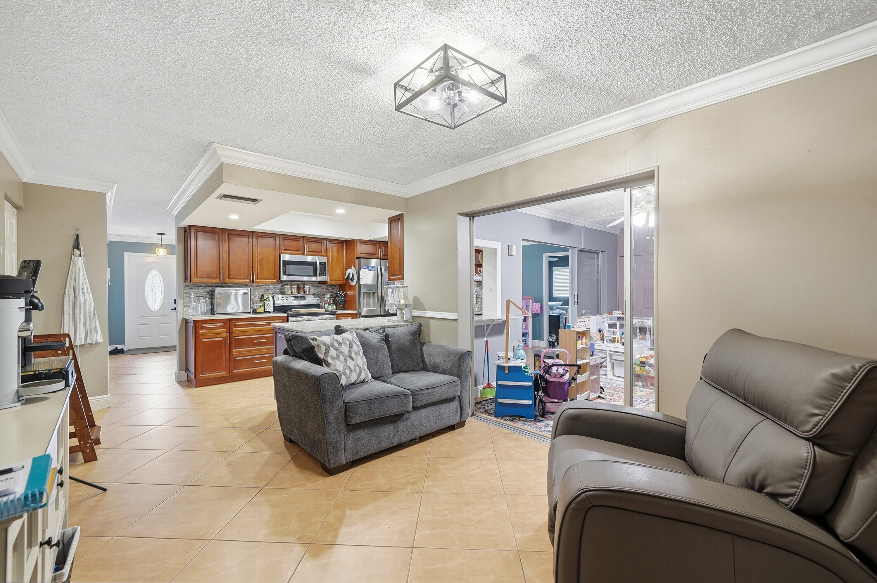 2301 NW 37th Avenue