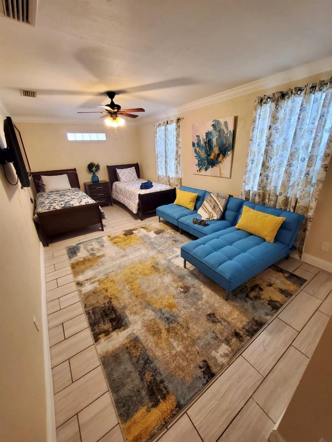 703 Walnut Place