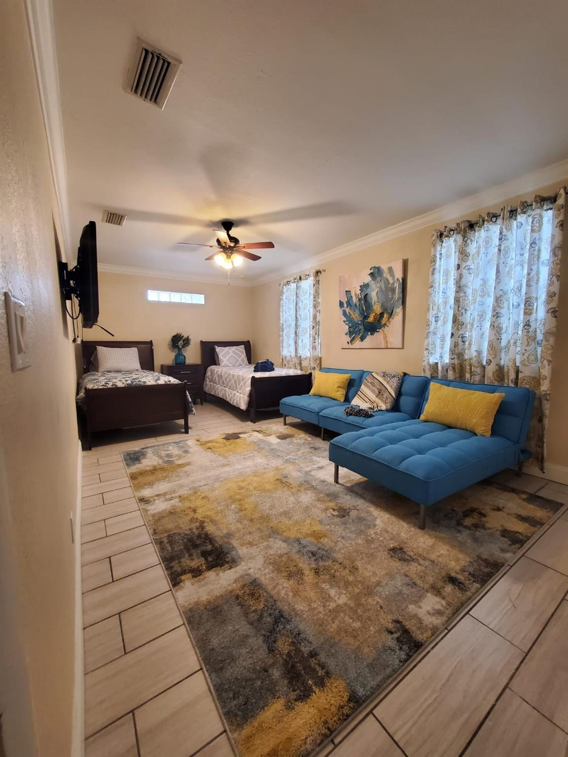 703 Walnut Place